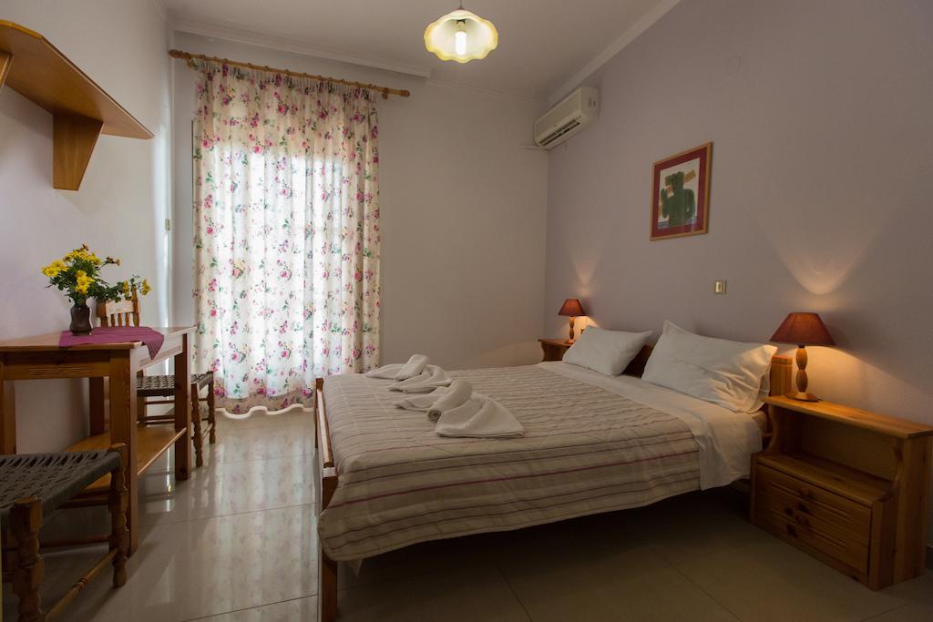 Filoxenia Studios 1 Palaiochora Room photo